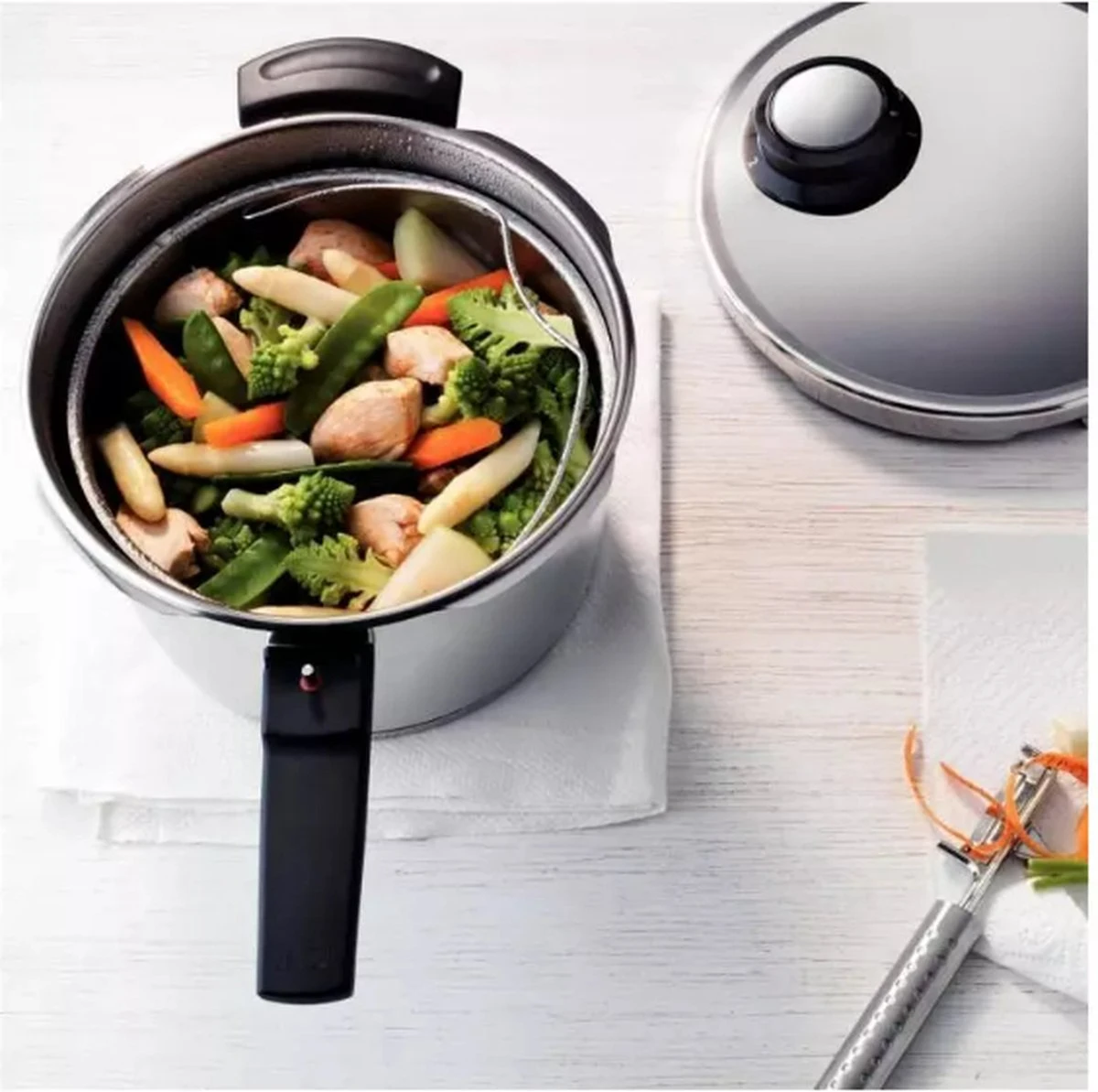 Fissler Vitavit Premium Snelkookpan Met Inzet - 4,5L 2 Fissler Vitavit Premium Snelkookpan Met Inzet - 4,5L - Afbeelding 2