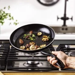 VitaVerde Expert Koekenpannenset Ø 24cm + Ø 28cm - Zwart - Inductie - PFAS-vrij 18 VitaVerde Expert Koekenpannenset Ø 24cm + Ø 28cm - Zwart - Inductie - PFAS-vrij -Pot Benodigdheden Winkel 1200x1200 169