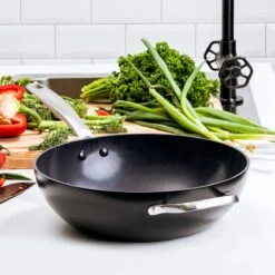 GreenPan Copenhagen Wok Met Extra Handvat 30cm/4.8L -Pot Benodigdheden Winkel 1200x1200 255
