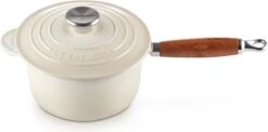 Le Creuset Steelpan - Met Deksel - Tradition - Meringue - ø 18 Cm / 1.8 Liter 12 Le Creuset Steelpan - Met Deksel - Tradition - Meringue - ø 18 Cm / 1.8 Liter -Pot Benodigdheden Winkel 1200x594 2