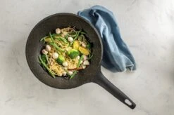 Sola Wokpan Fair Cooking - Ø 30 Cm - Zwart/wit - Aluminium - Antiaanbaklaag 9 Sola Wokpan Fair Cooking - Ø 30 Cm - Zwart/wit - Aluminium - Antiaanbaklaag -Pot Benodigdheden Winkel 1200x799 23