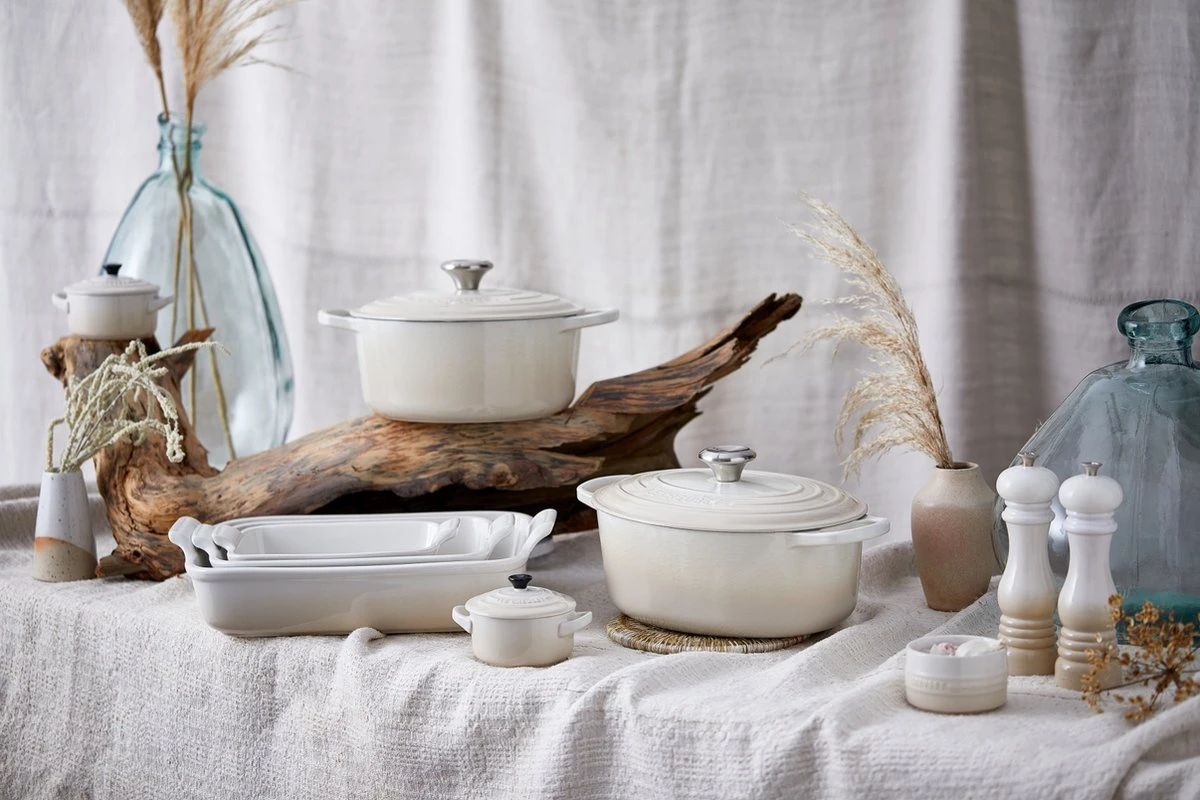 Le Creuset Steelpan - Met Deksel - Tradition - Meringue - ø 18 Cm / 1.8 Liter 2 Le Creuset Steelpan - Met Deksel - Tradition - Meringue - ø 18 Cm / 1.8 Liter - Afbeelding 2