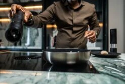 Soenil By ISENVI - Koekenpan Inductie - 24 CM - Keramische Pan - RVS Handgreep -Pot Benodigdheden Winkel 1200x800 38