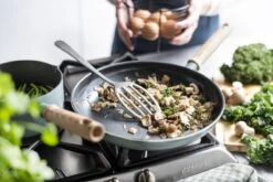 GreenPan Mayflower Koekenpannenset Ø 20cm + Ø 24cm + 1 Accessoire - Lichtblauw - Inductie - PFAS-vrij -Pot Benodigdheden Winkel 1200x800 54