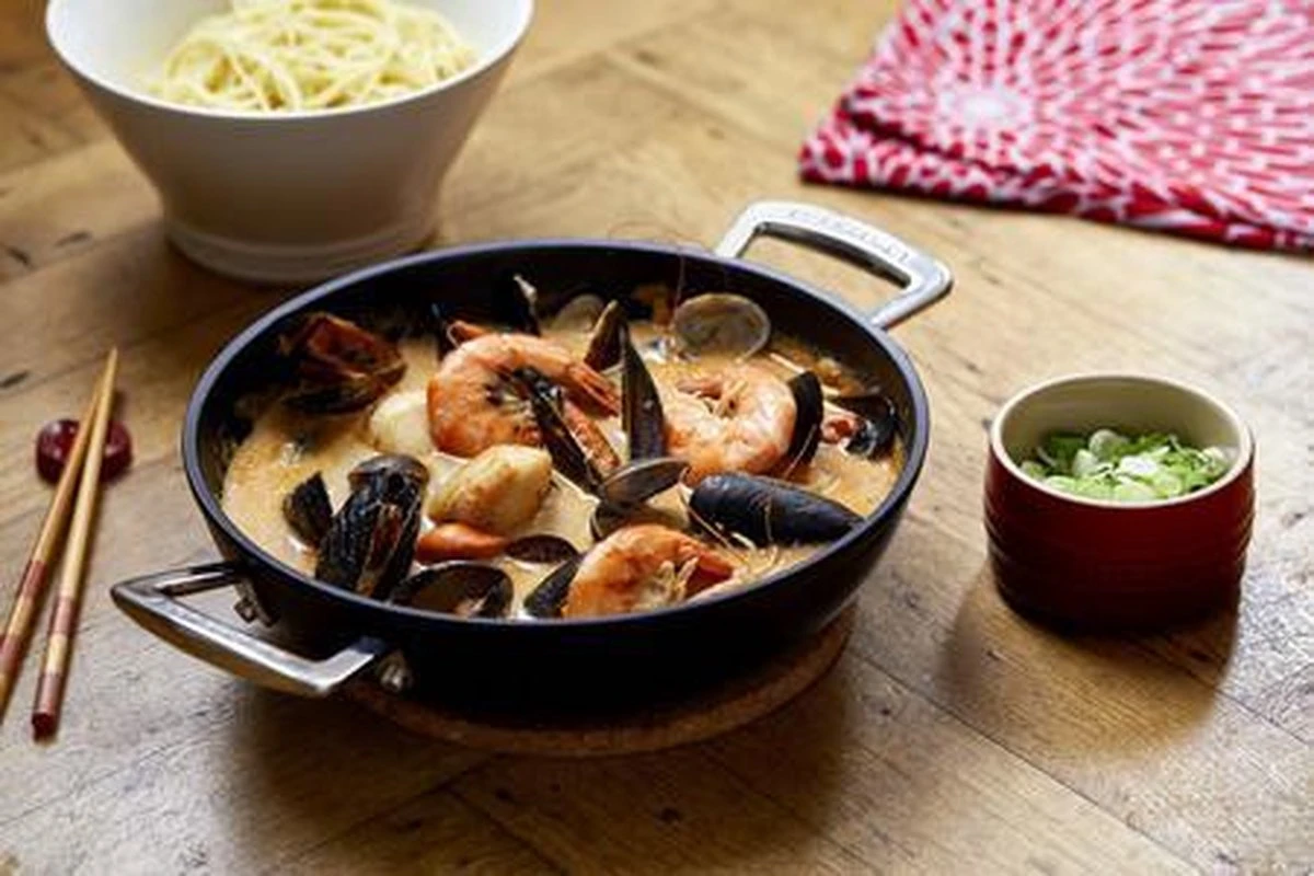 LE CREUSET - Les Forgees - Wokpan 32cm 6,0l 3 LE CREUSET - Les Forgees - Wokpan 32cm 6,0l - Afbeelding 3