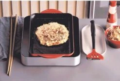 Le Creuset - Gietijzeren Grillplaat - 32x22cm - Kersenrood 9 Le Creuset - Gietijzeren Grillplaat - 32x22cm - Kersenrood -Pot Benodigdheden Winkel 1200x807 1