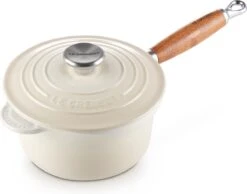 Le Creuset Steelpan - Met Deksel - Tradition - Meringue - ø 18 Cm / 1.8 Liter 10 Le Creuset Steelpan - Met Deksel - Tradition - Meringue - ø 18 Cm / 1.8 Liter -Pot Benodigdheden Winkel 1200x941 2